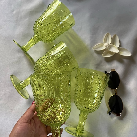 Debutante Glass Goblet, Set of 4, 10 Ounce, lime green - Picture 10 of 10